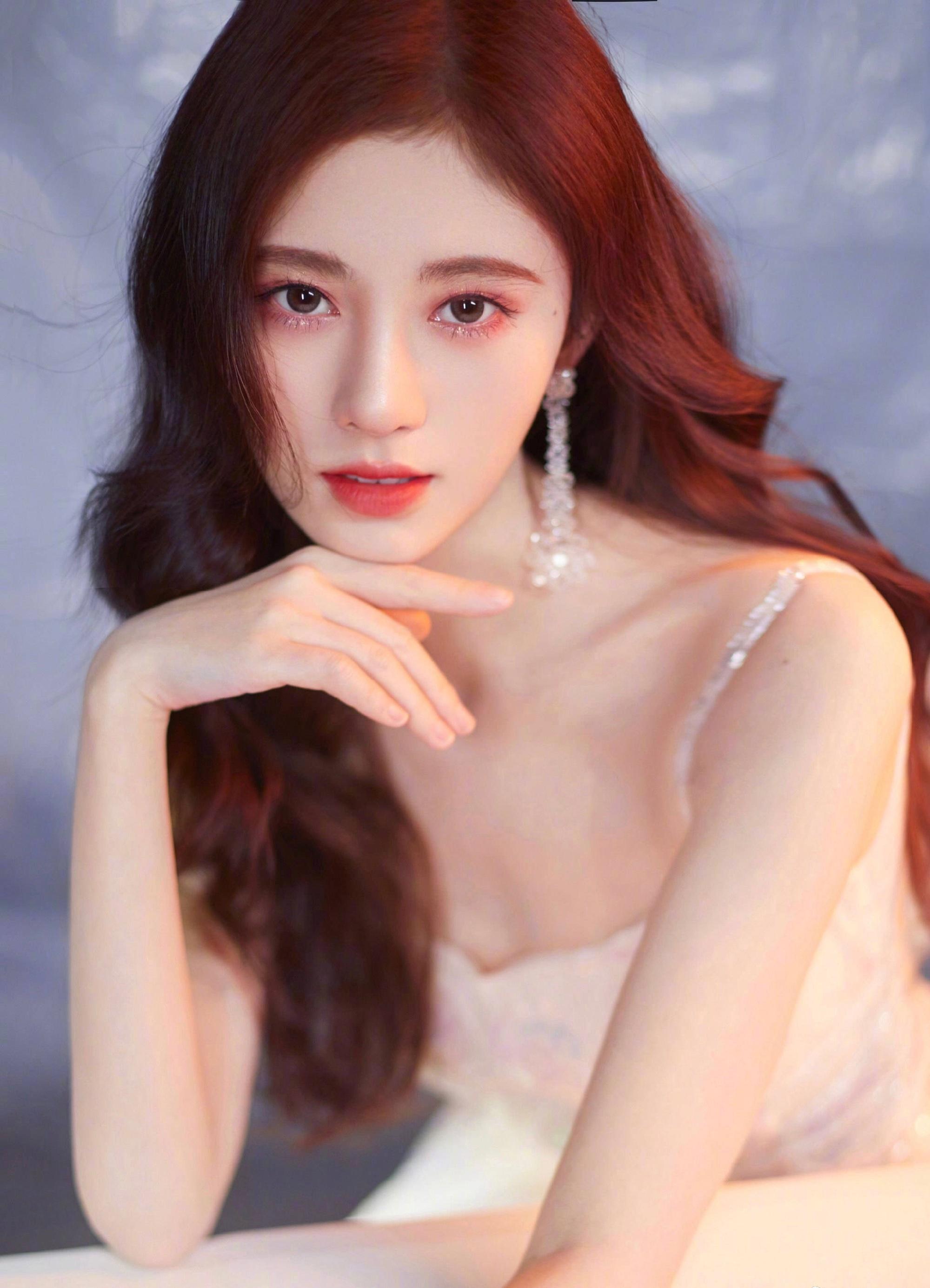 鞠婧祎身高对比王子文身高,4000年第一美女鞠婧祎身高