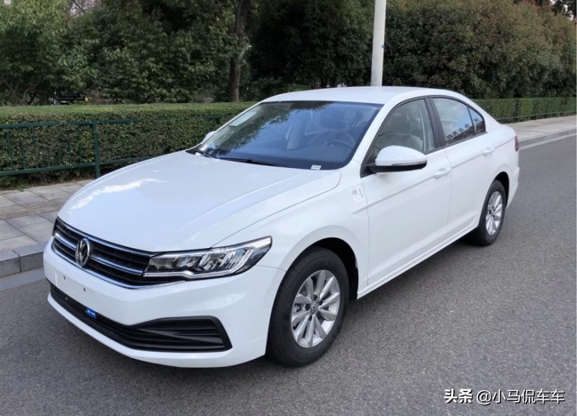 轩逸经典2021买下来一共要多少钱,宝来轩逸哪个更值得购买