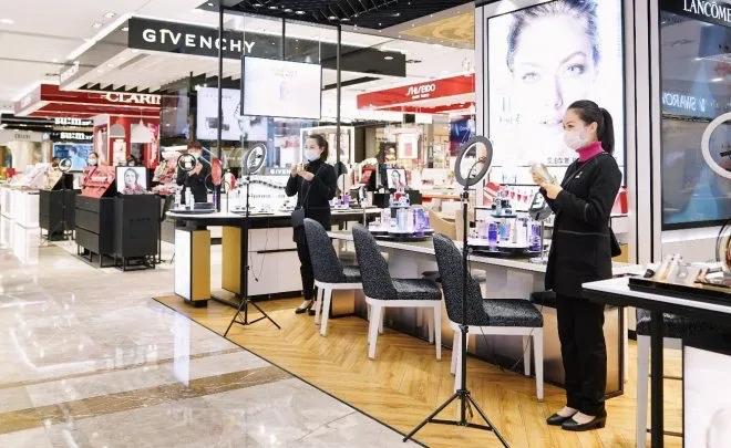 导购是新零售的第三极吗,导购们或将是新零售的第三极