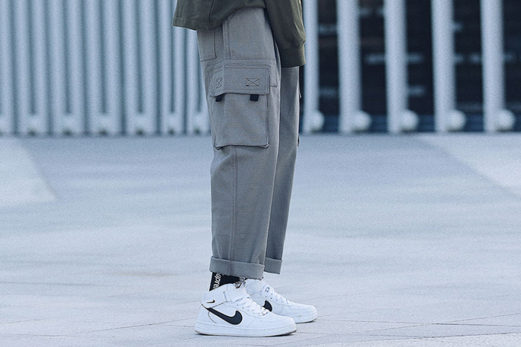 aj篮球鞋搭配什么裤子好看,什么样的宽松裤子配高帮aj好看