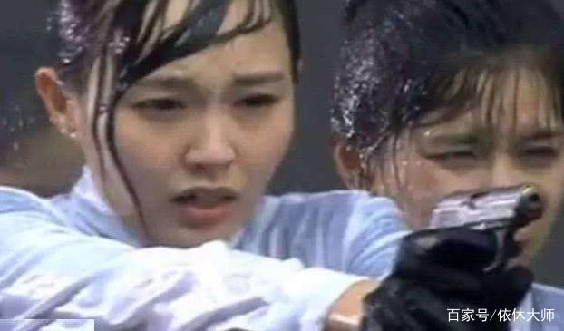 女明星淋雨视频,淋雨的女明星