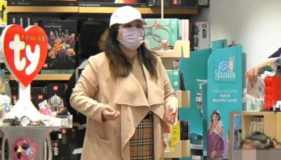 赌王家庭成员何超盈,赌王女儿何超盈近期情况