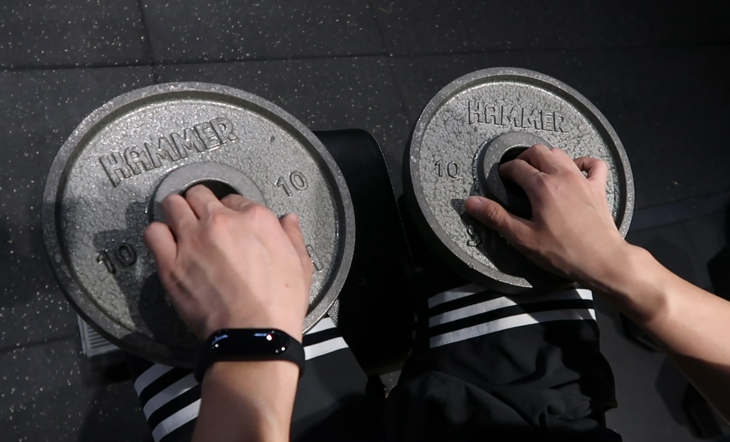 侧平举可以把肩练大吗,侧平举做不了组