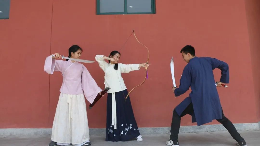 身怀绝技深藏不露,身怀武功深藏不露