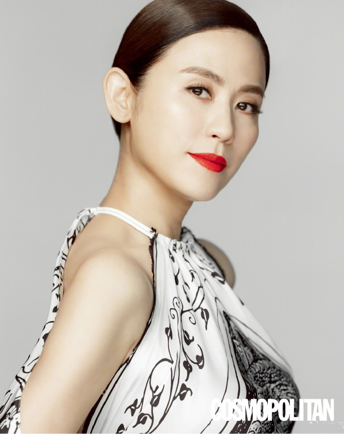 宣萱穿白色长裤,宣萱白衬衣黑裤子