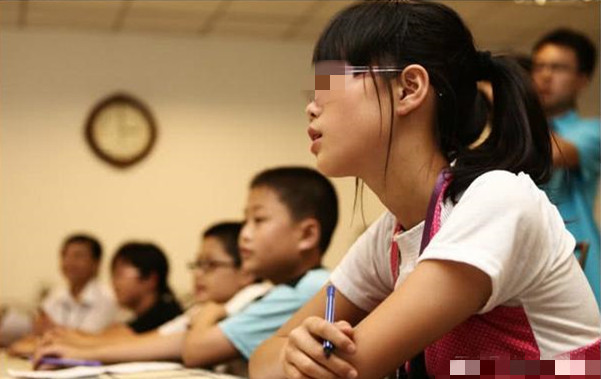 孩子在学校当鸡头还是凤尾比较好,孩子去普通班当鸡头还是进重点班