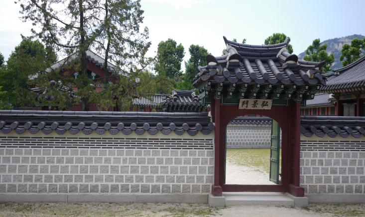 在韩国有200万人民币能当土豪吗,一个月2万人民币在韩国什么水平