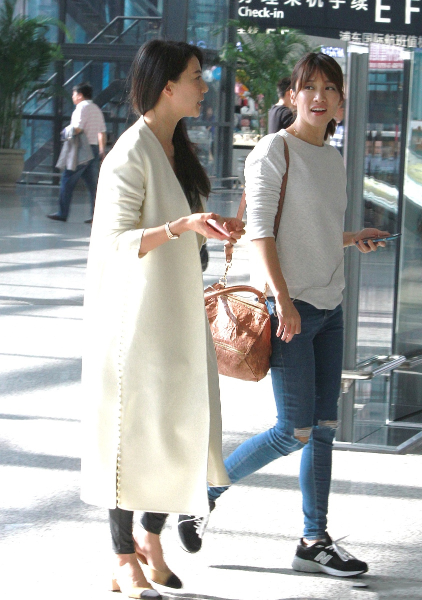 高圆圆大衣穿搭,高圆圆玫红大衣