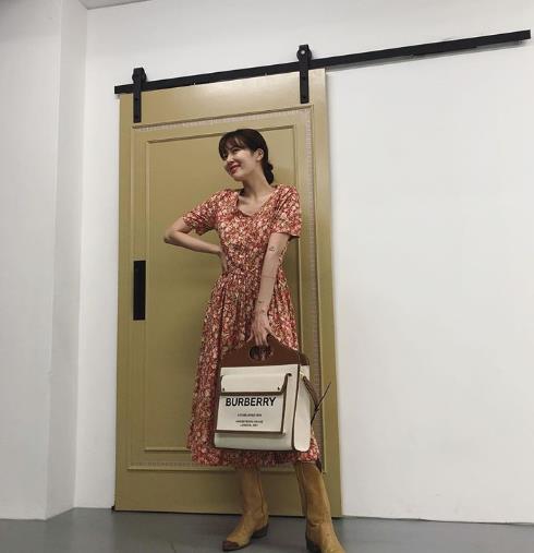 泫雅同款粉色包,泫雅同款包