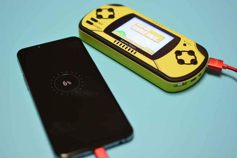 边玩游戏边充电的充电宝,边玩游戏边充电好的充电器