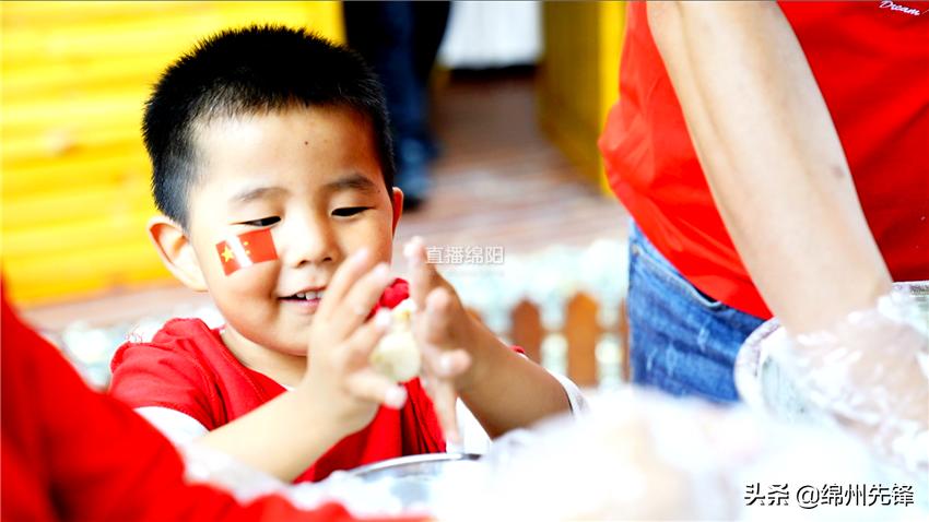 传统手工月饼感受中秋文化,迎中秋庆国庆活动主题手工做月饼