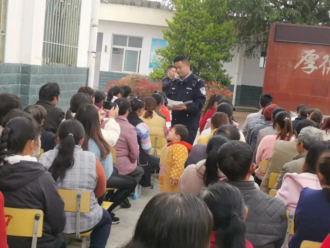 聆听群众心声为群众办实事,我为群众办实事一心为民显担当