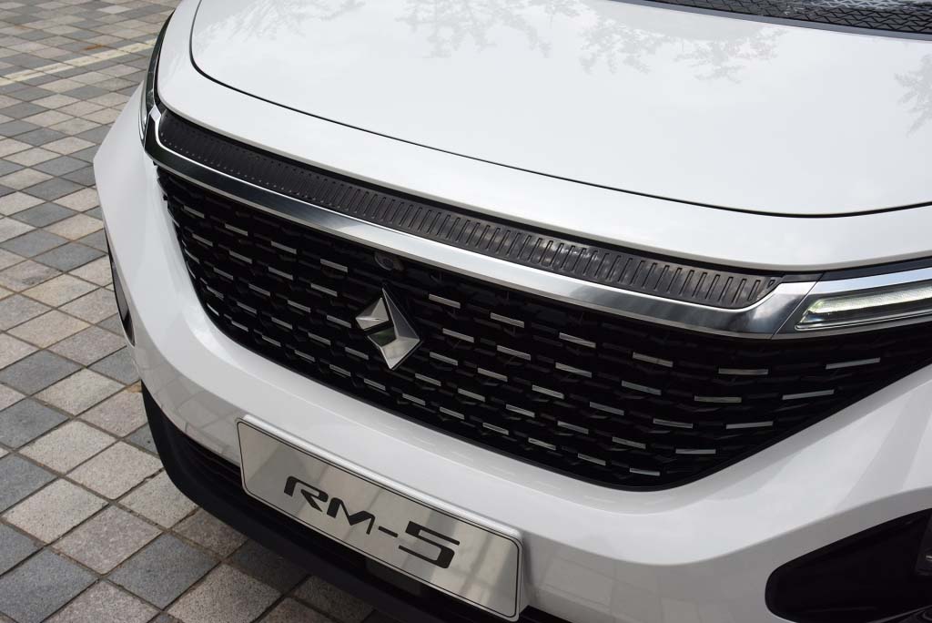 新款宝骏rm-5最新豪华型七座,宝骏mpv改造