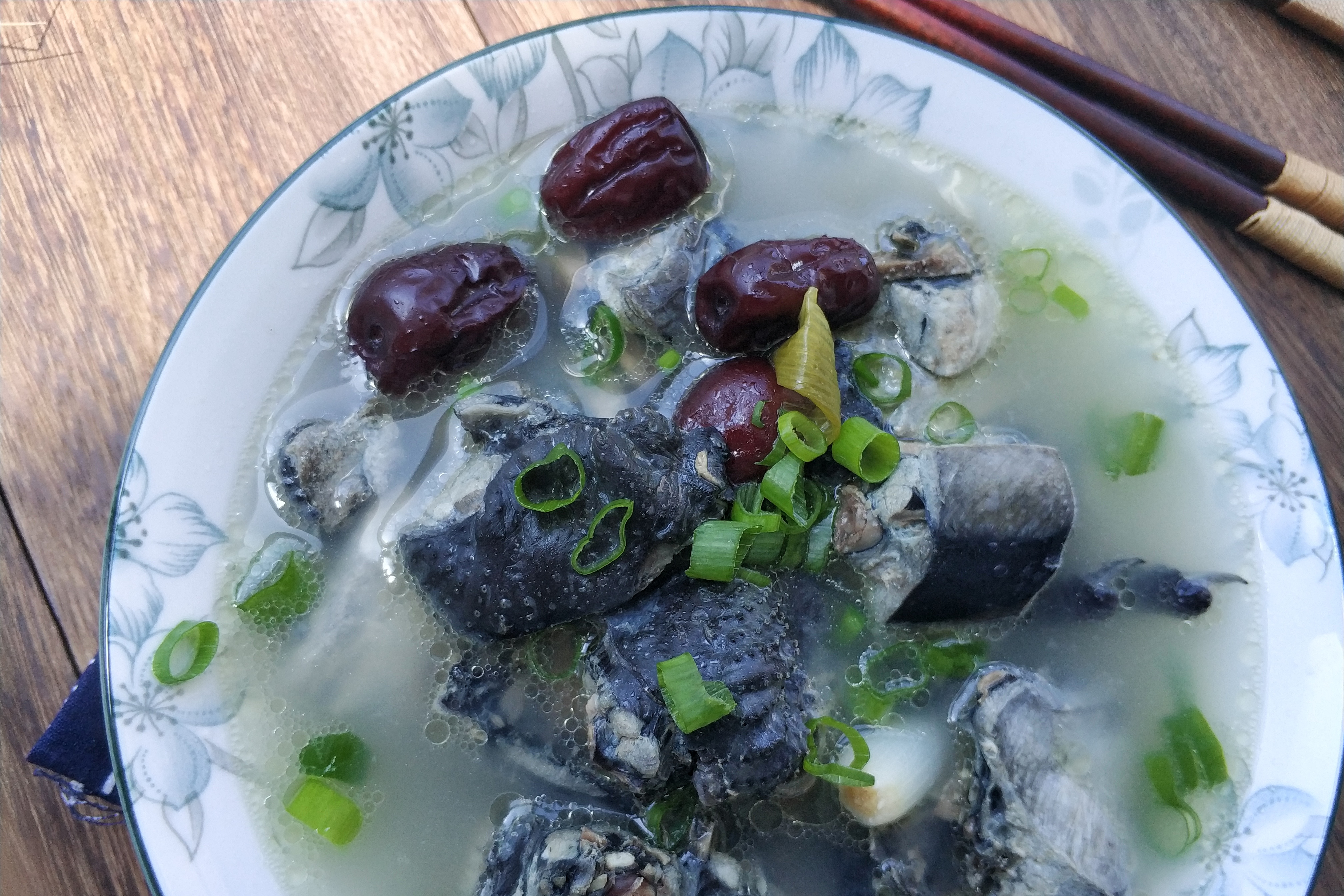 春季喝这几款养生汤滋补益气,缓解秋燥两道清补靓汤赶紧煲起来