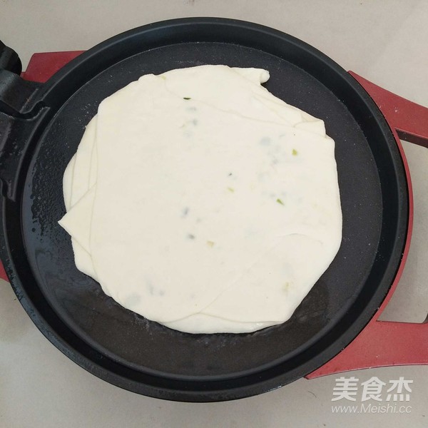 烙饼不起层的诀窍有哪些,烙饼柔软起层有秘诀教你这3个