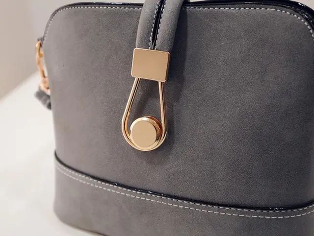 lv鍖呭寘鎬庝箞娓呮礂淇濆吇,鐧借壊鍖呭寘鍙橀粍鎬庢牱娓呮礂