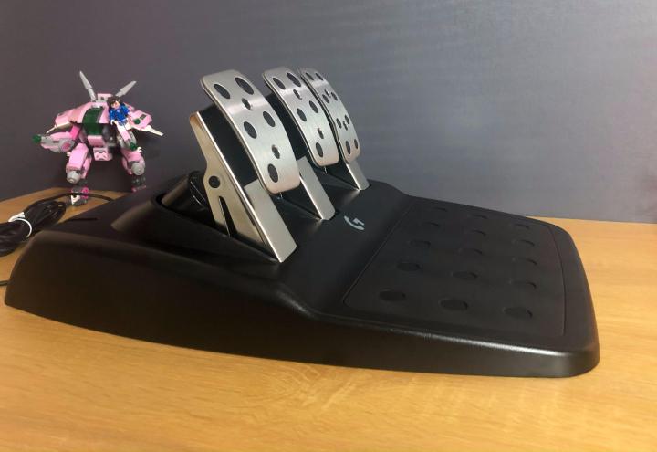 罗技g923力反馈方向盘 (开箱体验罗技g923赛车方向盘)