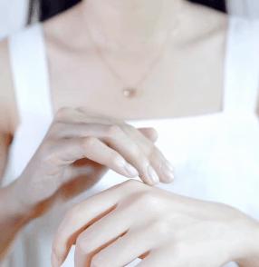 妮娜泰勒是谁,妮娜泰勒的手