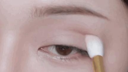 手残党单眼皮适合的眼影教程,原来手残党画眼影也没那么难