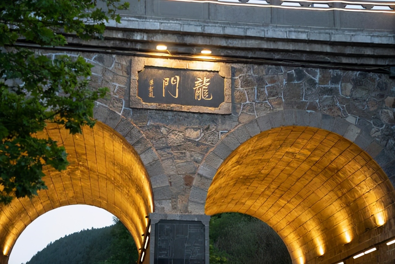 龙门石窟中国四大石窟之一,龙门石窟是中国四大石窟之首吗