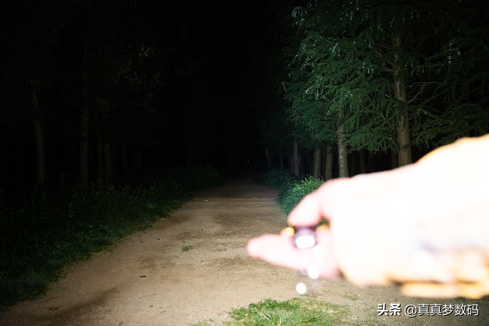 强光手电筒应该如何选择,强光手电筒怎样选