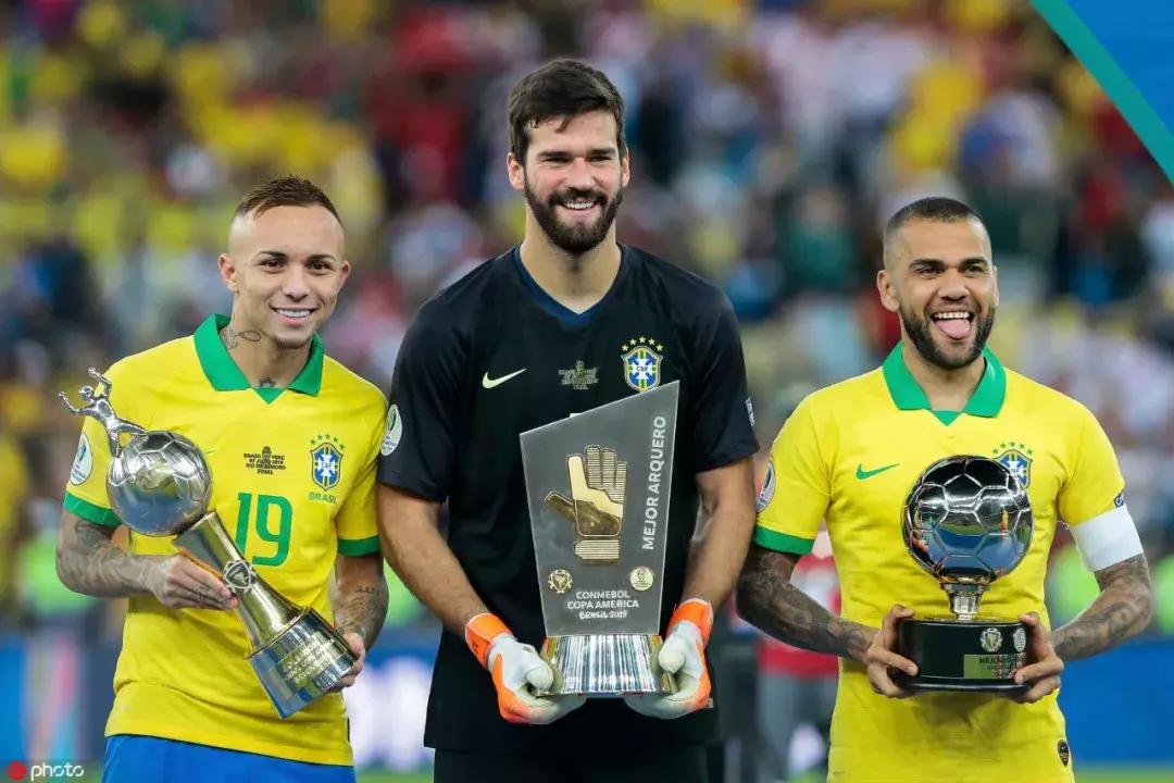 颤抖吧世界足坛！桑巴军团强势归来，三年前曾被斥为最差