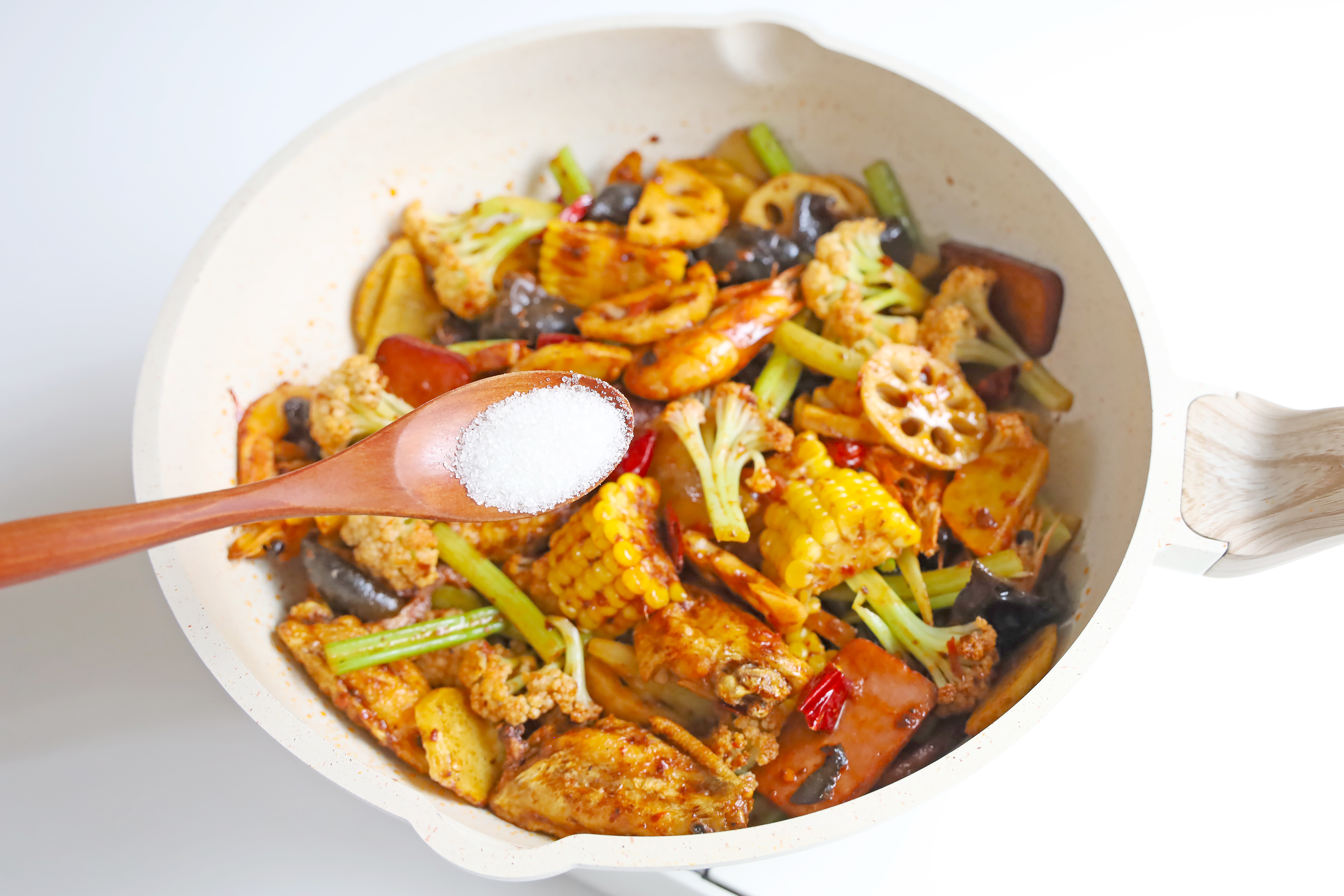 麻辣香锅在家怎么做好吃又简单,家庭版麻辣香锅这样做太好吃