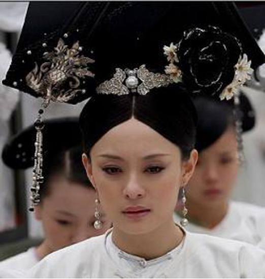 皇后死后为什么要塞进乾隆陵,皇后下葬过程