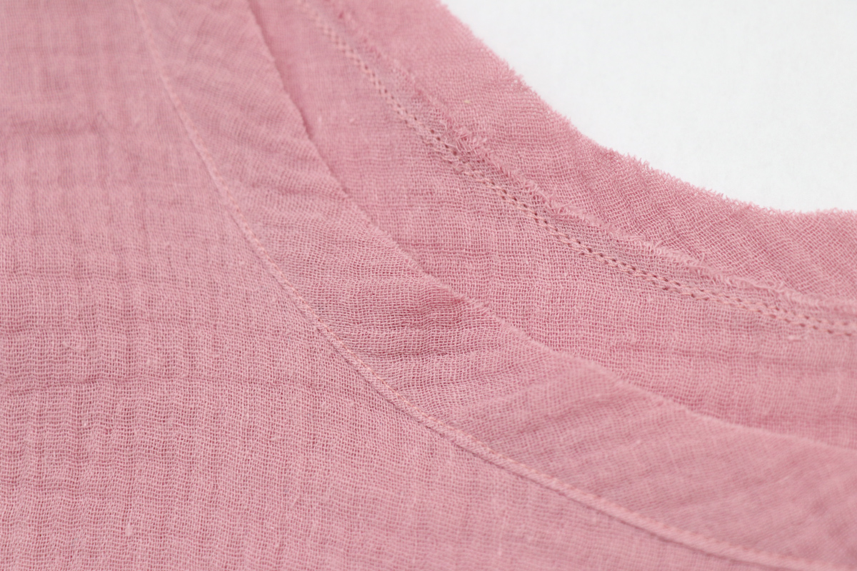 领口和领子的缝合方法,v领领口中间有三针平针缝合方法