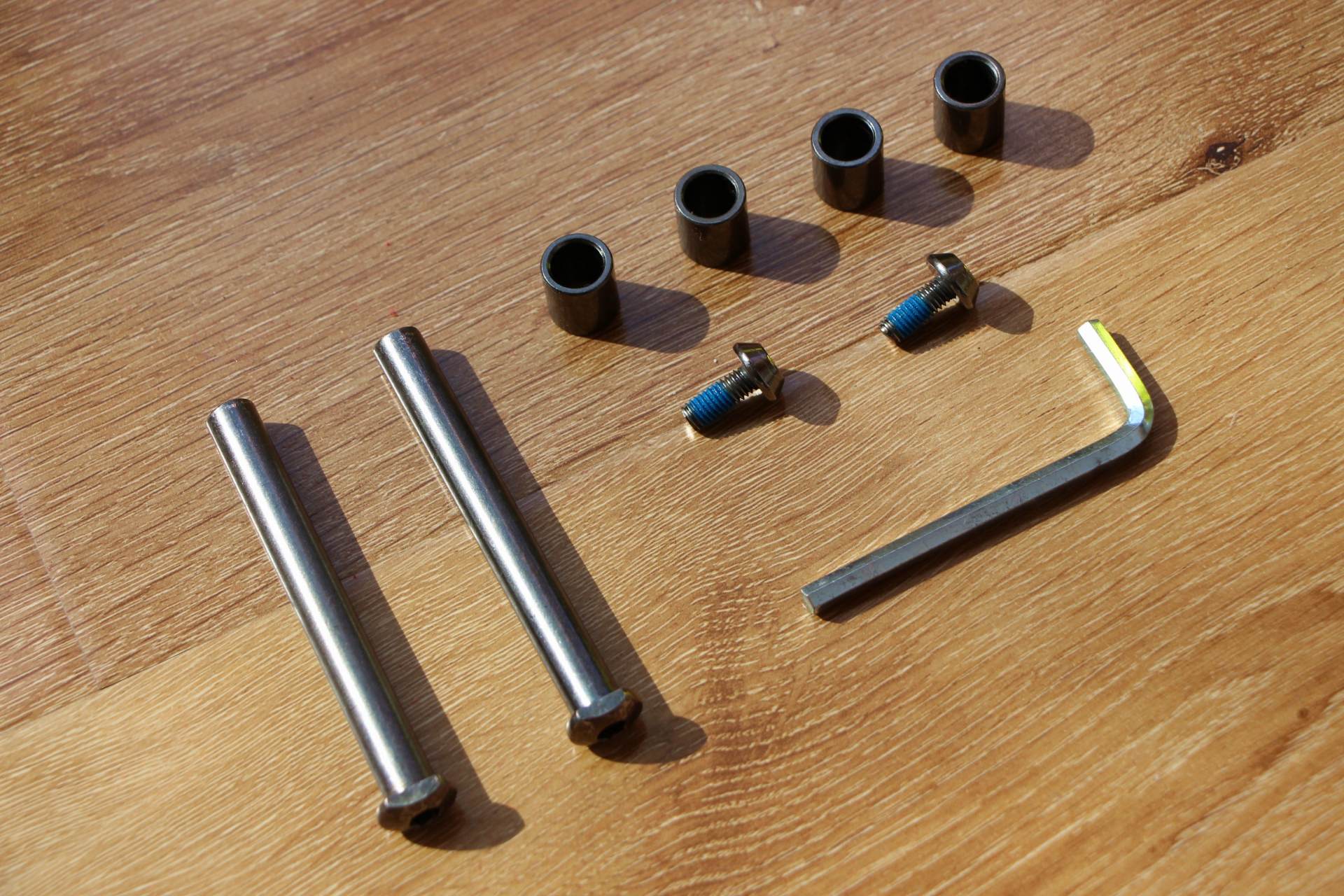 萌娃骑平衡车的视频,萌娃运动平衡车