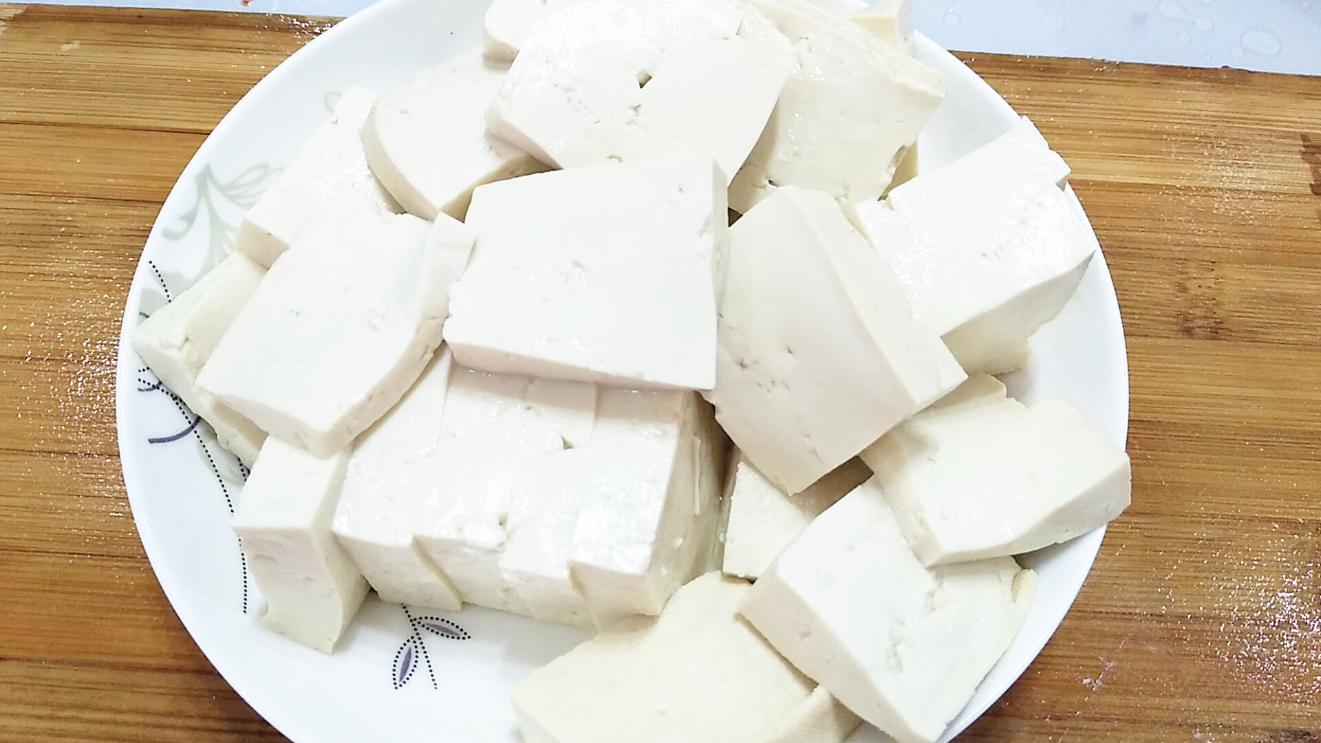 酸菜鱼的家常做法草鱼加豆腐,红烧草鱼焖豆腐的家常做法视频