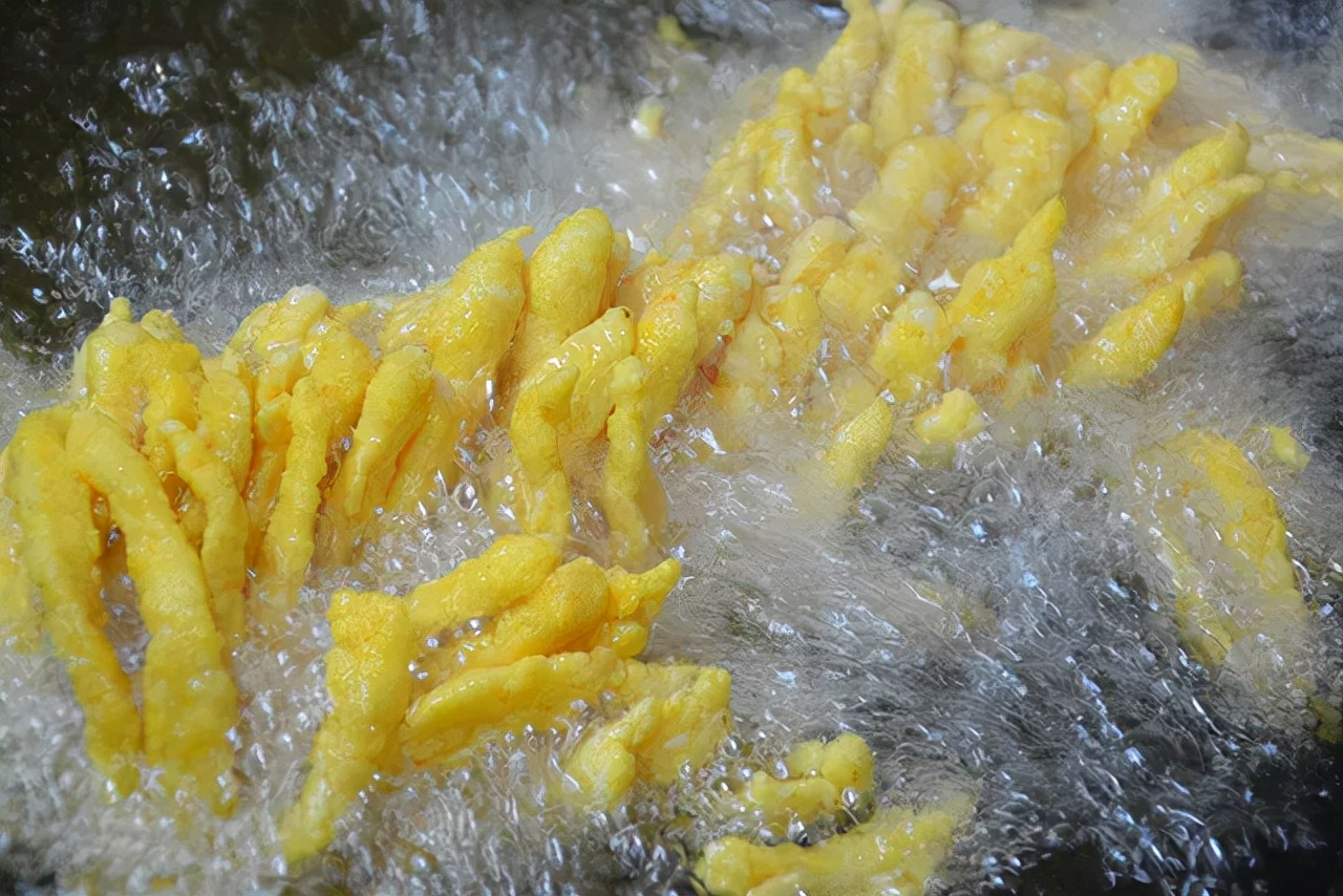 油锅着火别着急下一句,油锅起火别慌这几招都能用