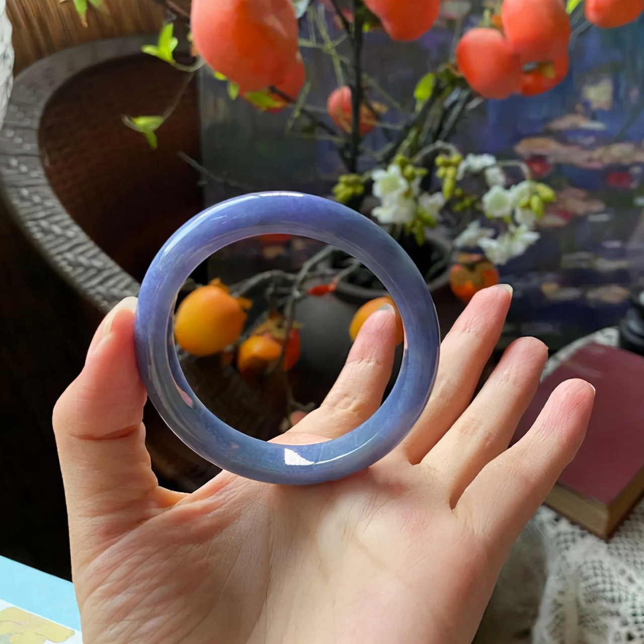 紫罗兰翡翠见光图片,紫色的翡翠都会见光失色吗