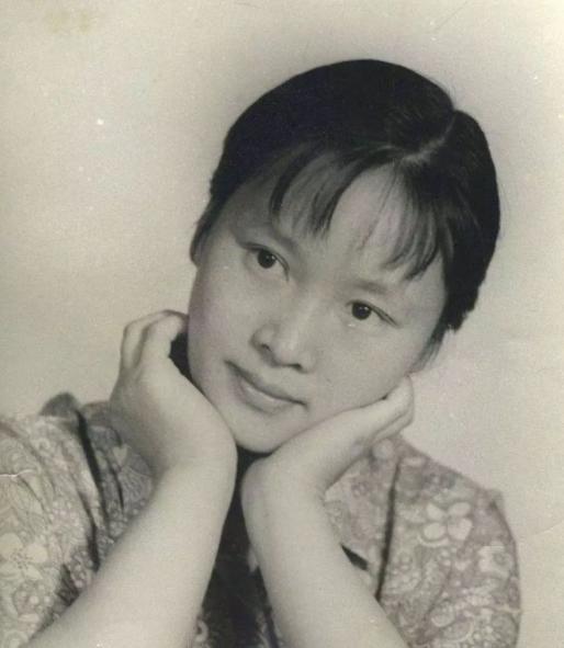 李谷一和二婚丈夫照片,一婚嫁恩师二婚嫁王刚视频