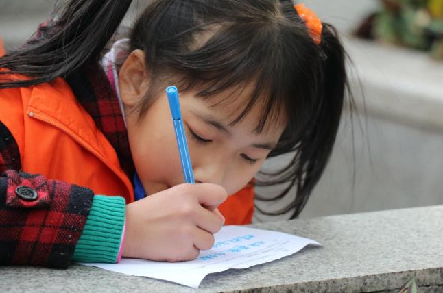 孩子一根筋跟傻了似的怎么办,孩子一根筋怎么都说不通怎么办