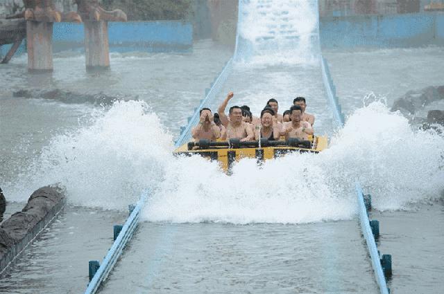 重庆最好玩最交通便捷的水上乐园,这个夏天带着喜欢的人去水上乐园