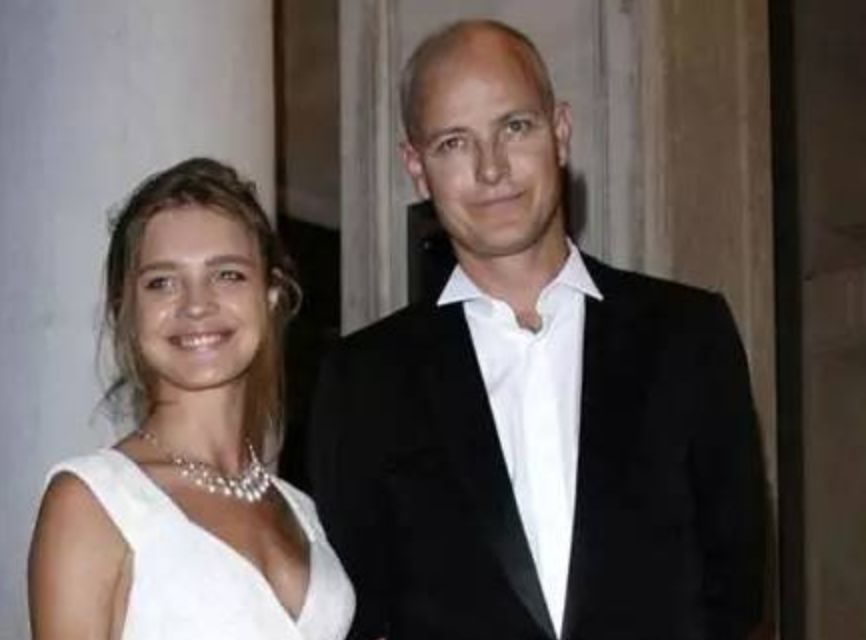 卖水果出身的模特，凭什么成了LV集团的太子妃？