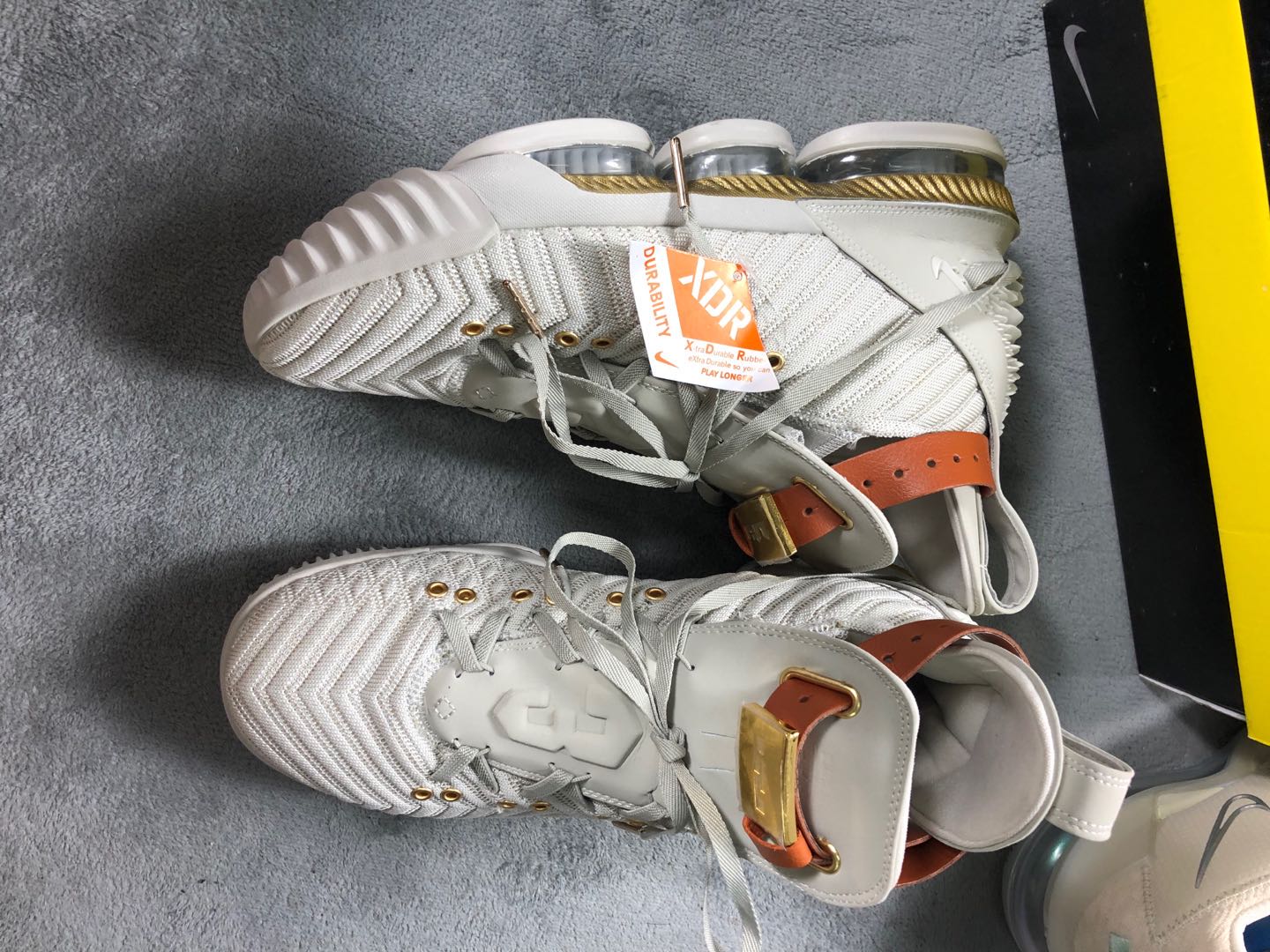 nikelebron16鸳鸯配色,nikelebron16low紫色测评