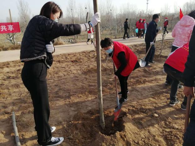 濮阳示范区文明办开展“寻找身边的雷锋随手拍”主题活动