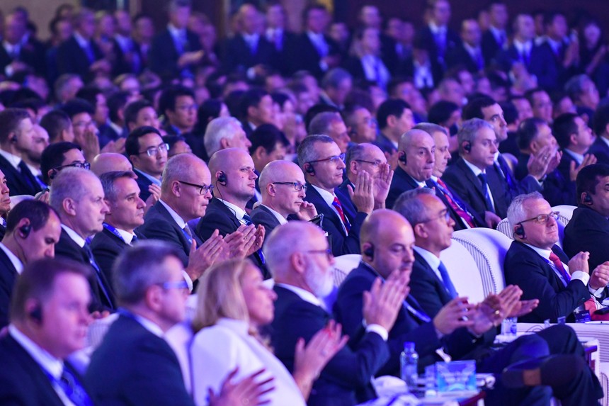 许家印投2800亿造的车亮相,许家印讲话造车视频