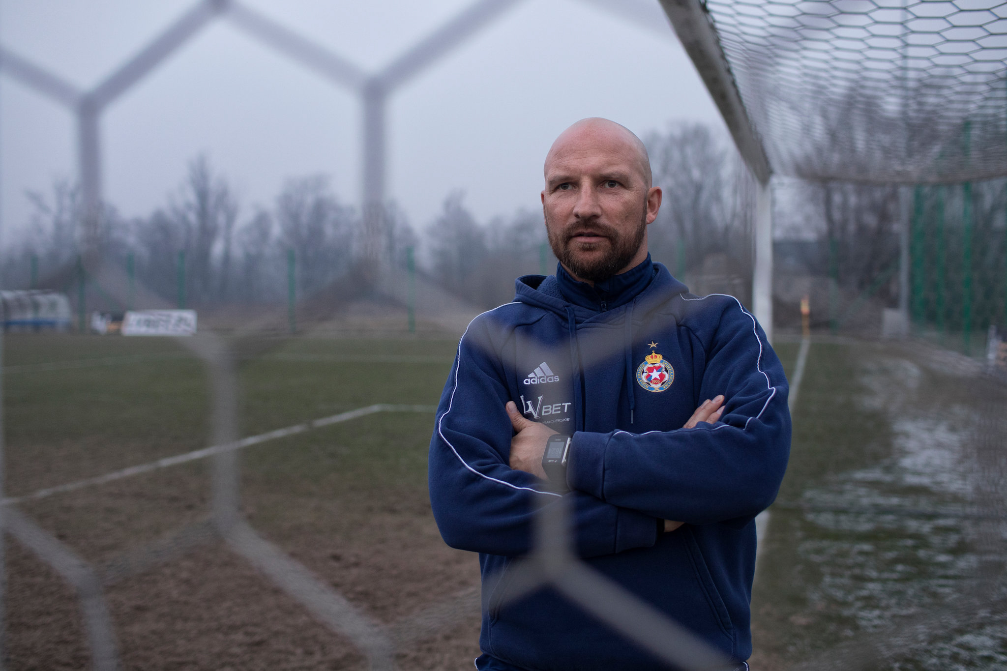 无偿效力+自掏腰包挽救母队这位波兰老将诠释忠义真谛