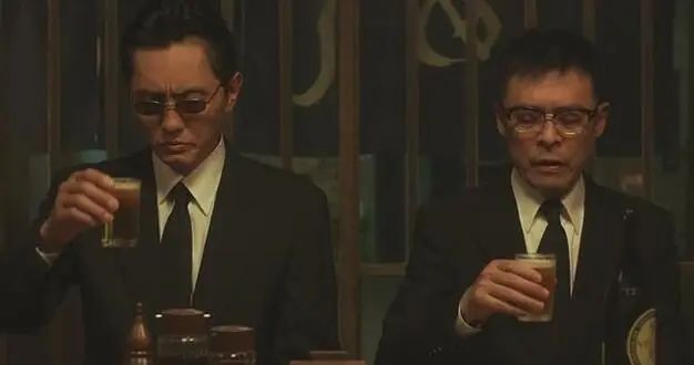 中学宣传栏称贞洁,中学宣传栏称贞洁女子后代聪明