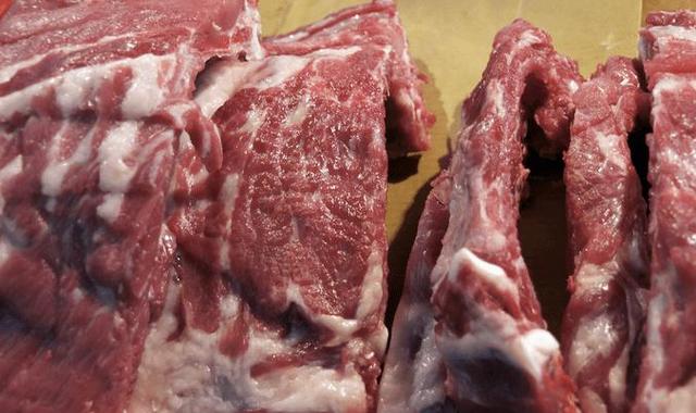 买排骨，大小排、颈排还不懂区分？口感差距很大，老板教你如何选