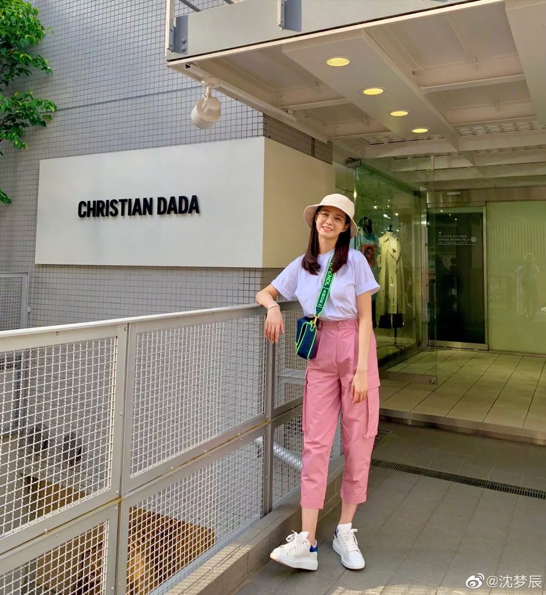 天气也太太太热了，这里有18双仙女拖让你美得不接地气！