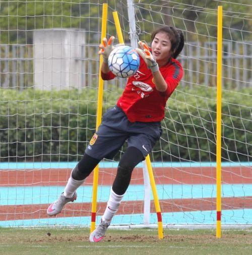 足球运动员赵丽娜学历,足球运动员赵丽娜背景资料