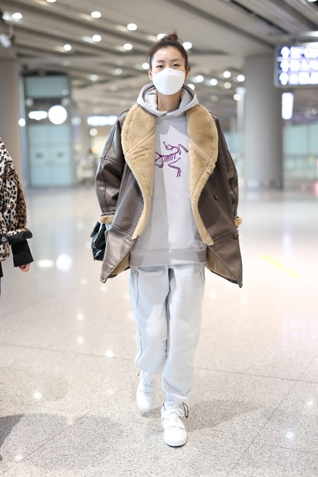 刘雯身高178的脚42码,刘雯的逆天长腿