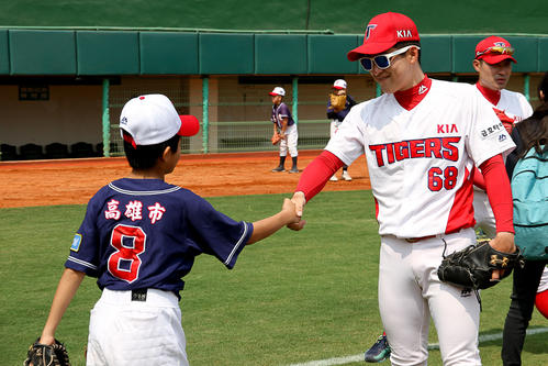 老虎头的是什么车标,张开嘴的老虎头车标是啥车