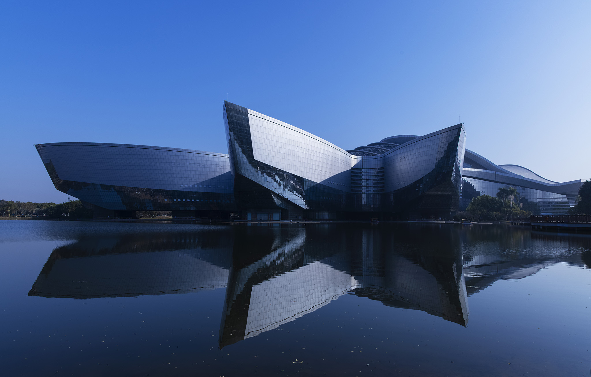 r5佳能24-70f2.8套机,佳能r5无反之战评测