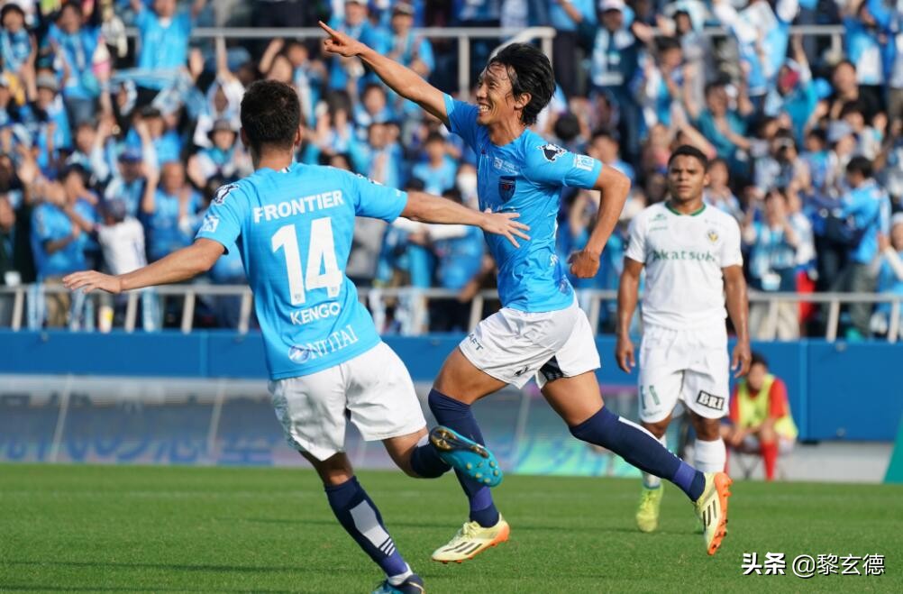 横滨fc俱乐部续约三浦知良,中村俊辅三浦知良球衣