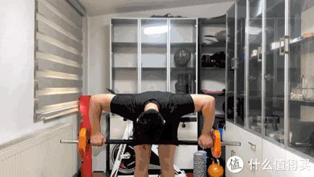 杠铃健身正确训练方法,新手健身怎样利用杠铃训练